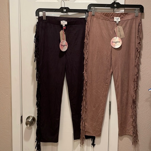 Soft stretch fringe Capri leggings - Picture 1 of 3